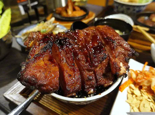 開丼Hoyii北車站店 ♥ 巨無霸比臉還大的肋排丼 ♥ 史上地表最強的燒肉丼 ♥ 肉食者的天堂