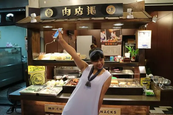 台南中西區=<體驗>肉皮張魯味(台南店)~來台南不能錯過的宵夜好滷味!肉皮、芋頭粿通通不能錯過啊=
