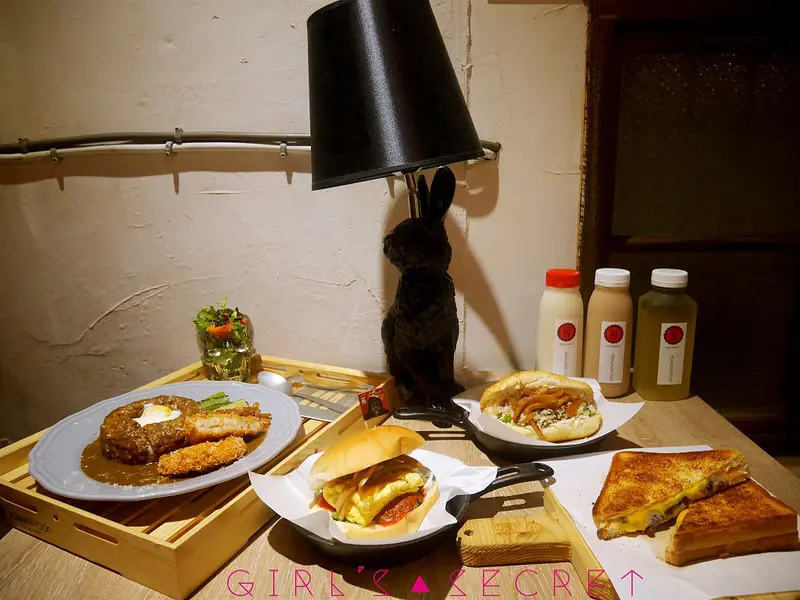 GS愛吃鬼 | 高雄前鎮。好來福。晚餐/宵夜 | 獨家咖哩飯、創意手工漢堡、爆漿起司三明治、麵糊蛋餅