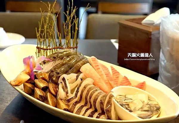 【捷運南京復興站 火鍋推薦】即便頂著38度高溫, 也能舒舒服務享用美味鍋物 ✿✿ 天銅火鍋達人 ✿✿（完整菜單）  