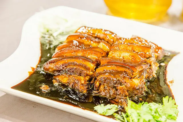 【台北捷運美食】【景安站美食】宸上名品飯店-范添美師傅的極品東坡肉.龍蝦泡飯.臭豆腐