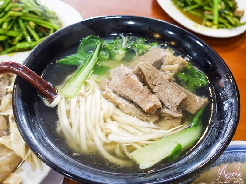 【台北美食】金春發牛肉店。老字號百年老店牛肉麵～郭台銘也愛的清燉好滋味 - ANIKO 艾妮可美味人生