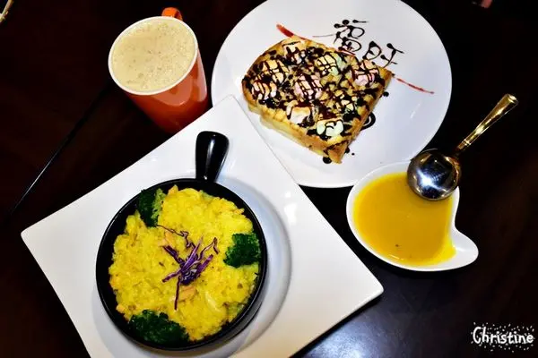 【新北。美食】 新莊 / 福旺亭，早午餐/下午茶/咖啡/點心，黃金鮭魚奶油燉飯，親子手繪著色天地，不定時推出活動，提供插座/WiFi，近榮富國小