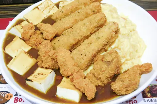 台中‧龍井 | 福田屋，上千萬種組合的咖哩製造所