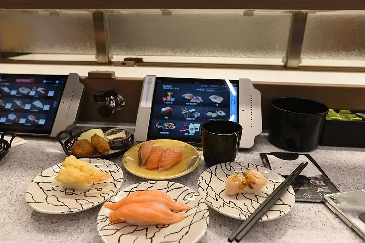 《南港車站熱門新開店》Magic Touch點爭鮮南港店~iPad自助點餐．雙層新幹線列車送餐．開幕優惠600元送300元現金券！