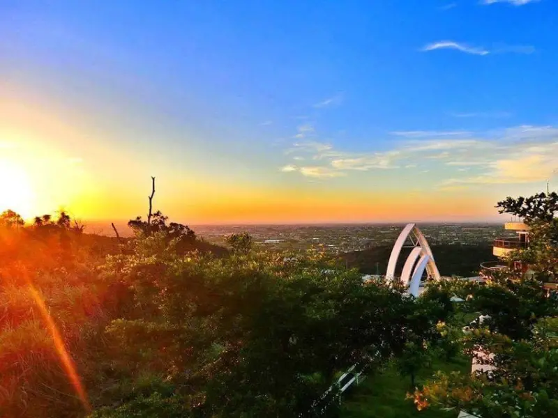 |台灣·新竹|山丘上景觀咖啡館·藍白地中海設計咖啡館·約會看夕陽·浪漫看夜景