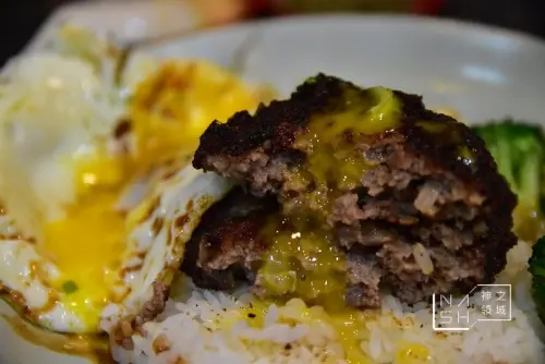 [捷運復興崗美食] Nash 吃 胖老闆 超犯規漢堡排讓人無法抵抗