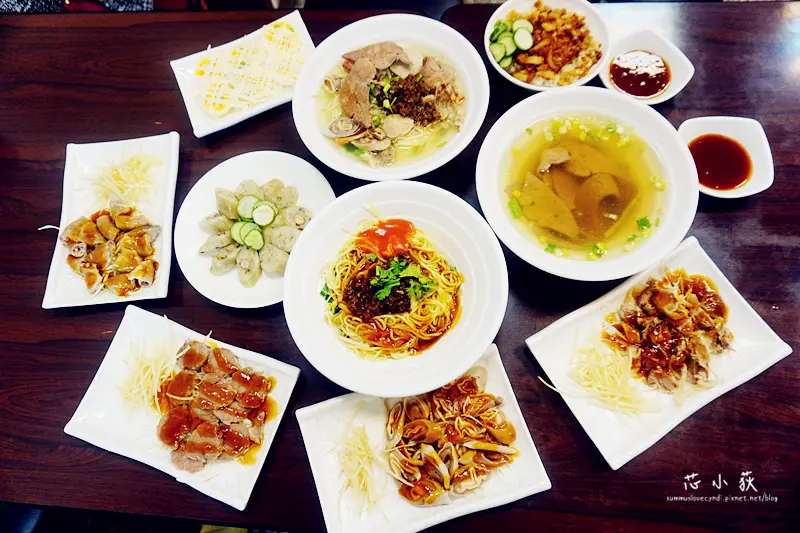 傳香美食(八德店)。桃園八德家傳半世紀的香味!招牌手工糯米腸、滷肉飯清爽不油膩!