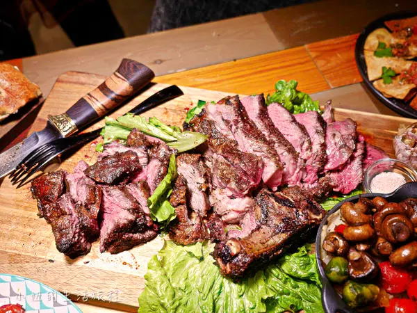 【台北食記】棧 F-U Kitchen 直火廚房-戰斧專門店,2018新菜單,中山美食,prime等級宣花斧帶骨肋眼39oz 燒烤排餐&甜點梵谷星夜