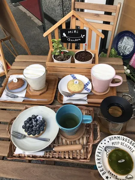 雨日菓物-101周邊必吃甜點 離世貿捷運站很近  店內還有提供免費插座  揪貼心              