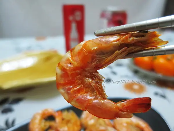 零食雙響炮『蝦叔叔』、『腰果妹』