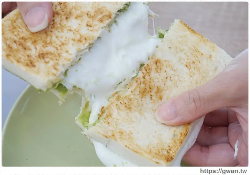 [中和美食] Food Life 福來早餐 — 想吃起司煉乳饅頭不用跑斗南!!!還有韓國超夯的抹茶牛奶吐司❤