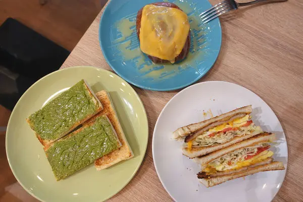 福來早餐Food Life‧來中和吃起司煉乳炸饅頭、韓國抹茶牛奶三明治，會讓人深深愛上的早餐店！