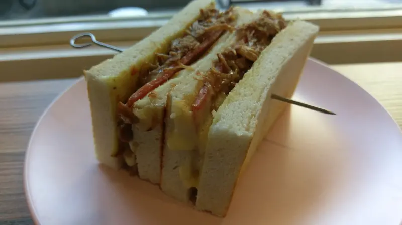 「來去吃早餐」一秒變身文青在公園對街吃愜意早餐＠福來早餐