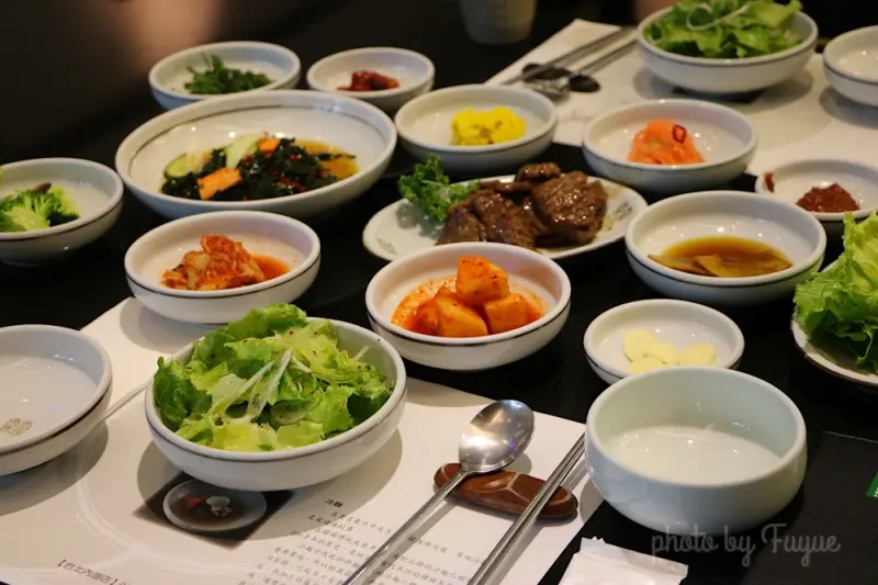 |台北內湖‧韓式| 高檔頂級的韓式花園餐廳《三元花園韓式餐廳》台灣最美味的韓式牛小排在這.近內湖科學園區.捷運港墘站