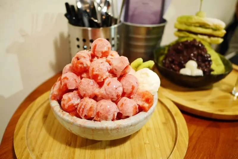 【新北】板橋 震湶雪花冰 夏日繽紛冰品‧小丸子涼西瓜雪花冰‧抹茶雪花冰♥♥♥