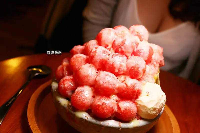 板橋府中冰品『震湶雪花冰』夏季限定小丸子西瓜冰/IG熱門打卡/冰涼西瓜球+西瓜冰+煉乳+冰淇淋超正點/完整菜單(捷運府中站)