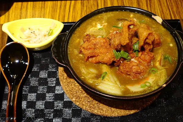 【台北南港】本家咖哩 南港店 捷運南港展覽館站美食 - 平價、好吃、份量足的牛丼、咖哩烏龍麵