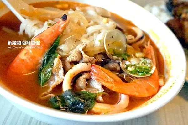 【五分埔 / 捷運後山埤站 / 越南美食】平價優質越南料理 ✿✿ 新越越南麵食館 ✿✿（完整菜單）        
      