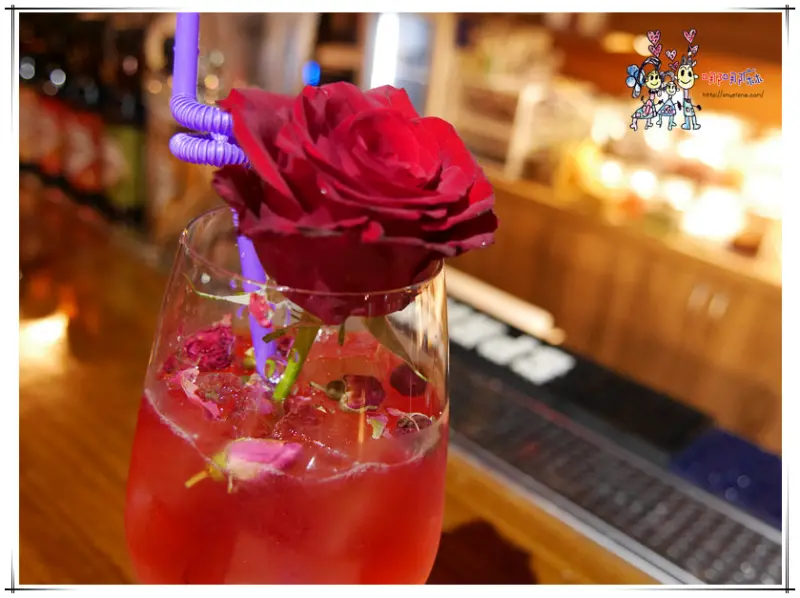 【桃園火車站美食】Mix Bistro餐酒館~不敢大聲說愛就用花系列特調滿滿的花讓你的母親節充滿感動