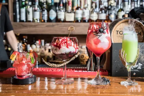 [桃園市]桃園調酒推薦，玩翻萬聖節，驚悚度十足的萬聖特調！Mix Bistro餐酒館 