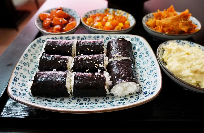 【台中北區】忠武海苔飯捲便當-人氣平價巷弄韓式料理.一中商圈學生私房口袋名單.福州包旁邊巷子進去