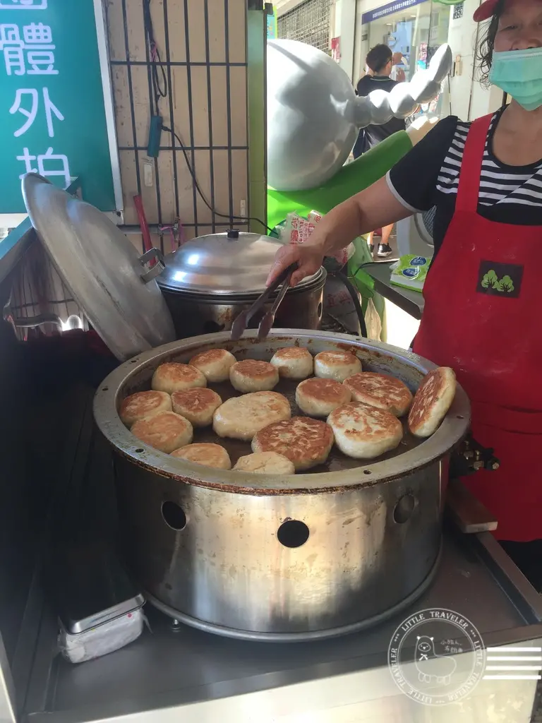 台中 北屯。昌平路無名水煎包、餡餅-傳統下午茶點心，記憶中實在的好味道.素食