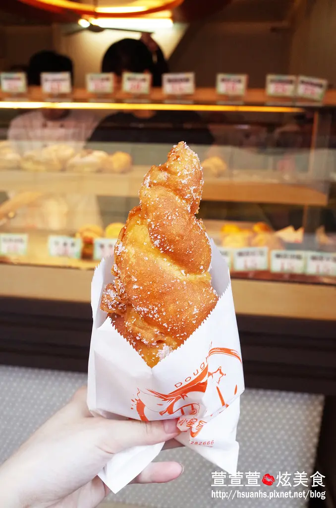【台南一日遊 第六彈(6/6)】亞米甜甜圈專賣店。魔王級 國華街必吃 從台北跑來就為了這顆脆皮甜甜圈!! 千萬別小看它