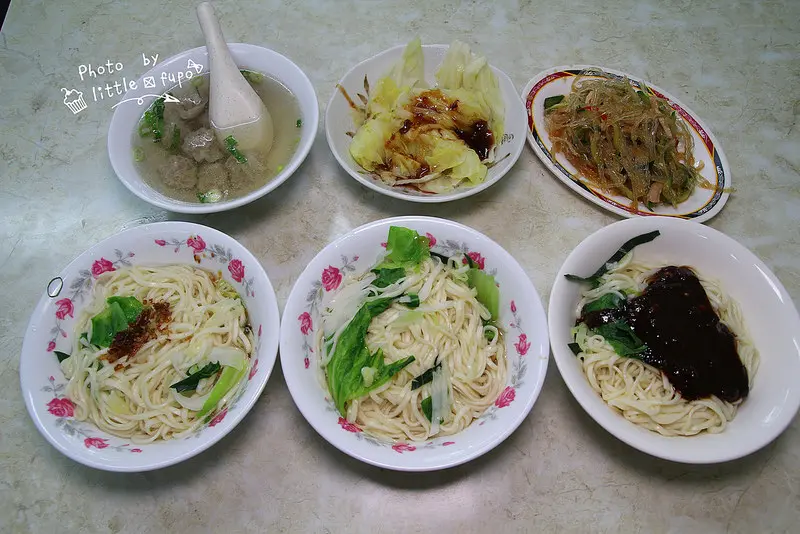[彰化美食] 什麼烏醋麵?酸酸溜溜好開胃!!古早味的豬油麵?炸醬麻醬雙醬麵~每到用餐時間一定客滿的台北大稻埕乾麵.