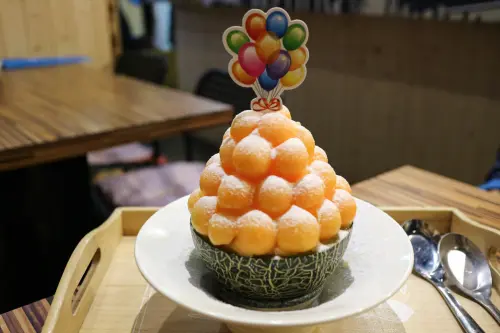 (萬華區冰品/美食)南機場-Fun+ 雪花冰 鬆餅 輕食/寵物友善餐廳/可愛冰品/哈密瓜塔