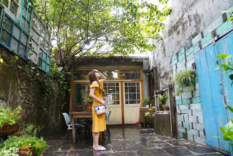 【屏東恆春│美食】湯匙放口袋。恆春老宅人氣餐廳，保留荒廢斑駁後院，餐點好吃也是人氣拍照場景