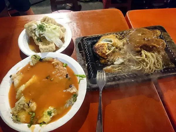 【台東食記】台東夜市-牛排、烤小卷、臭豆腐