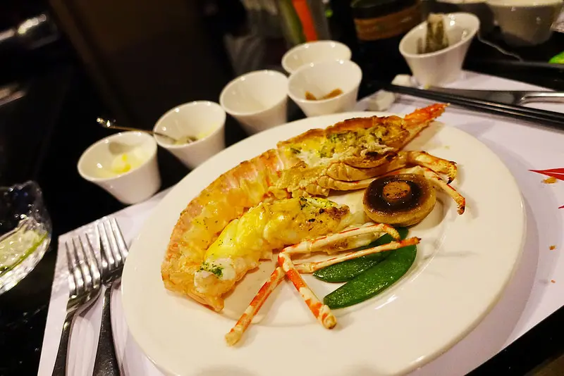 (胖樺食記)捷運雙連站推薦必吃餐廳「楓葉鐵板燒」/超多汁龍蝦商業午餐/鐵板蛋糕/40年好功夫/牛筋炒飯/捷運中山站