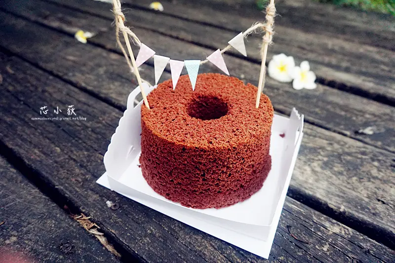 Candy Wedding 彌月蛋糕/收涎餅乾/翻糖蛋糕/甜點設計。獨家商品，寶寶迷你派對組合，內含甜心棒棒糖+派對小旗+戚風蛋糕!