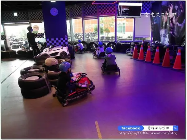 【台北內湖/玩樂+美食】室內就可以玩卡丁車！VR+卡丁車+抵扣200元餐費=650元，好玩好吃聚會好去處！Crazy Cart Cafe by TDS