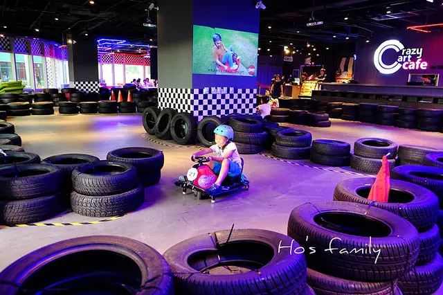 [台北]新亮點！全台首創甩尾卡丁車主題餐廳～Crazy Cart Cafe by TDS