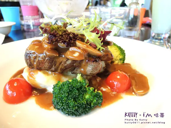 ▌新竹美食 ▌青草湖JR咖啡食尚館！山林間的庭園餐廳～近煙波大飯店