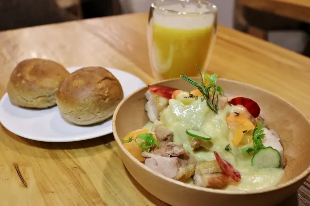 【台北美食】Vita Squeeze-『文德站』內湖不限時WIFI咖啡廳．新鮮蔬果原汁