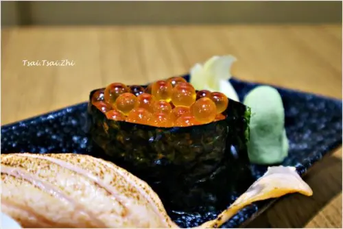 [台北中山]腹一杯Haraipai|七貫握壽司、海膽手卷、鮮蝦手卷、麒麟生啤酒、烤骰子牛肉、烏賊鬚唐揚、酒蒸蛤蜊、魚頭味噌湯|(近南京復興站)