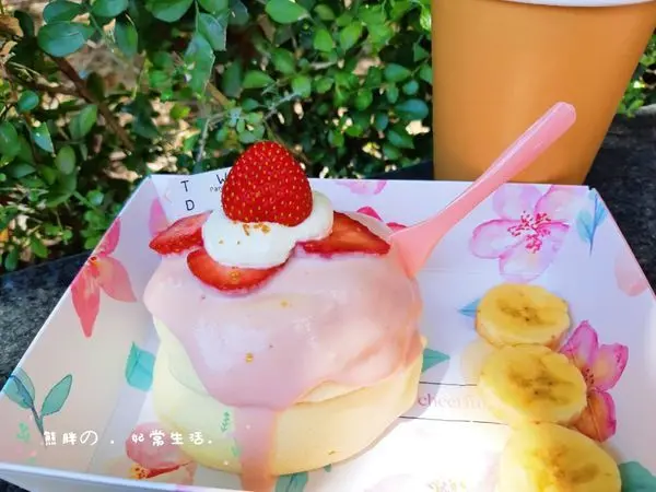 【台中】好吃鬆軟綿密的人氣美食 TWO DAY 日日鬆餅，快閃台中新光三越中港店，週週有優惠，各式口味鬆餅販售中