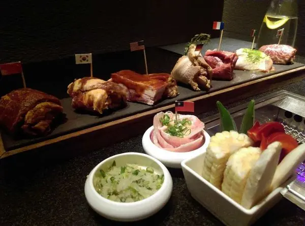 昭日堂燒肉-台中-獨特的沾醬配上燒肉，挑戰挑嘴的我，添加了一份驚奇。