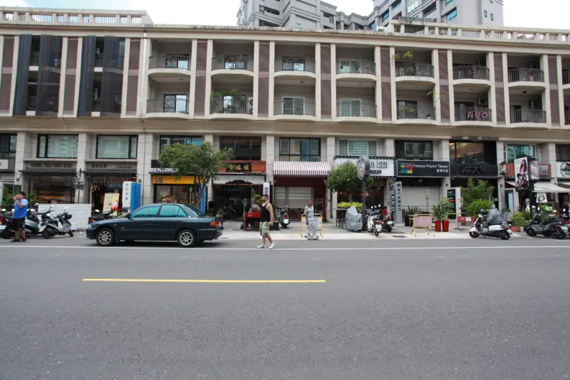 吃。高雄｜獨特風味席襲捲你的味蕾!「Woogo Juice 高美館店」。