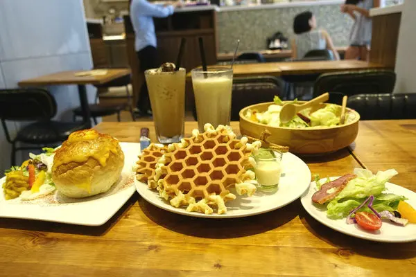 Well Café 唯‧午茶記憶-抹茶紅豆蜂巢鬆餅和爆發力十足火山牛肉，馬上收進愛店名單!!!