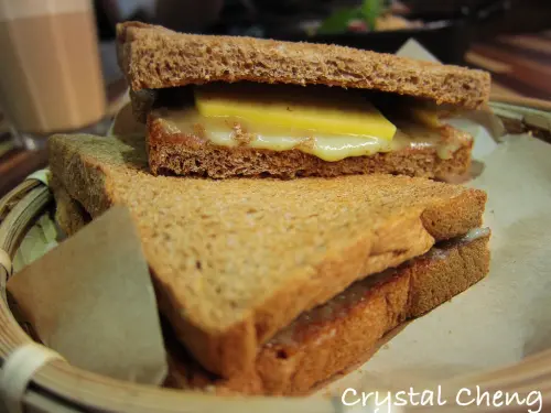 【台中美食推薦】好運南洋吐司專賣 南洋奶茶＋咖椰土司 好搭呀！！(小吃 逢甲夜市)