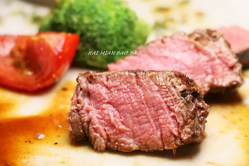 台北牛排『Que原木燒烤餐廳』松山意舍酒店amba/松山站早午餐/燭光晚餐/完整菜單，高CP排餐，情人節慶生約會餐廳推薦(捷運松山站/台鐵松山站)