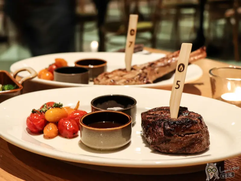 食【松山】QUE原木燒烤迷人的炭火烤肉，amba松山意舍景觀餐廳/松山車站美食推薦