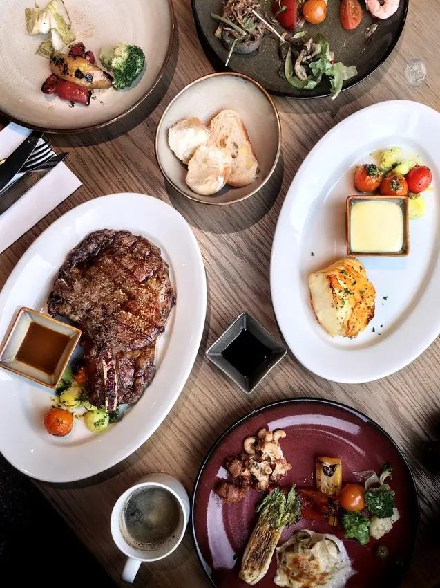 松山車站| QUE 原木燒烤餐廳 - 16oz肋眼牛排ＸSemi Buffet 吃到飽