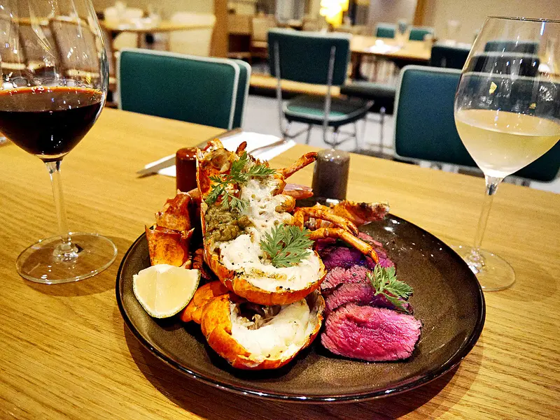 有酒有肉有龍蝦~台北松山意舍酒店Que原木燒烤餐廳給你一個浪漫有溫度的情人節大餐