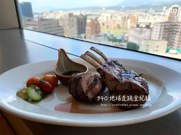 [台北 • 南港區美食] Que原木燒烤餐廳 | 獨攬高樓河岸美景，超適合約會的優質牛排海鮮餐廳