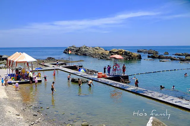 [新北]絕美天然泳池！浮潛、獨木舟、觀魚蟹海星～龍洞海洋公園